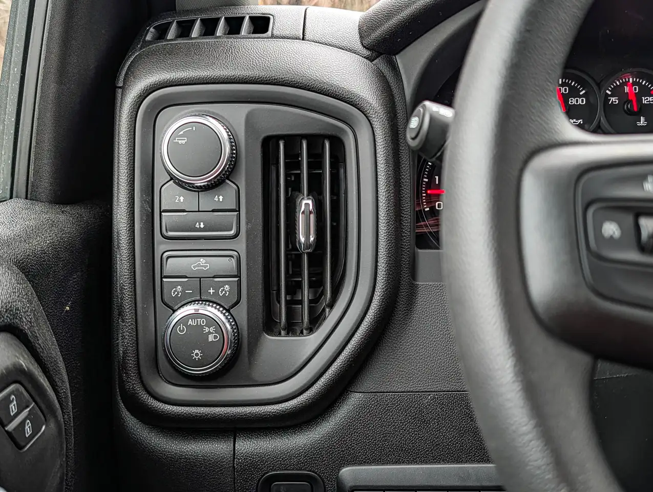 GMC Sierra 2500HD снимка GMC Sierra 2500HD