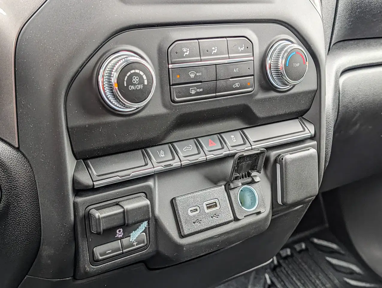 GMC Sierra 2500HD снимка GMC Sierra 2500HD