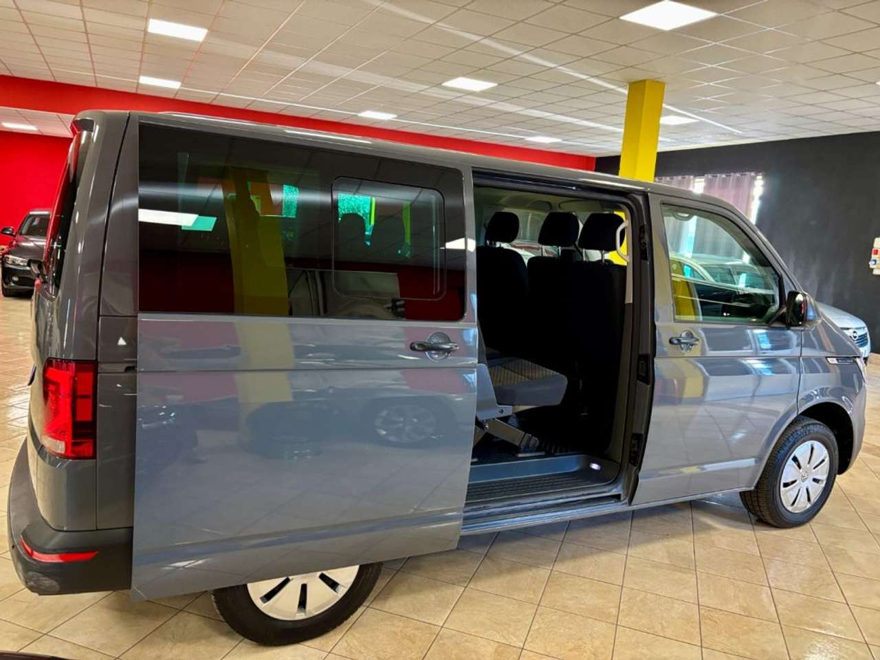 Volkswagen Transporter 2.0 TDI 110CV 9 POSTI  NETTO IVA - UNIPRO - KOMBI