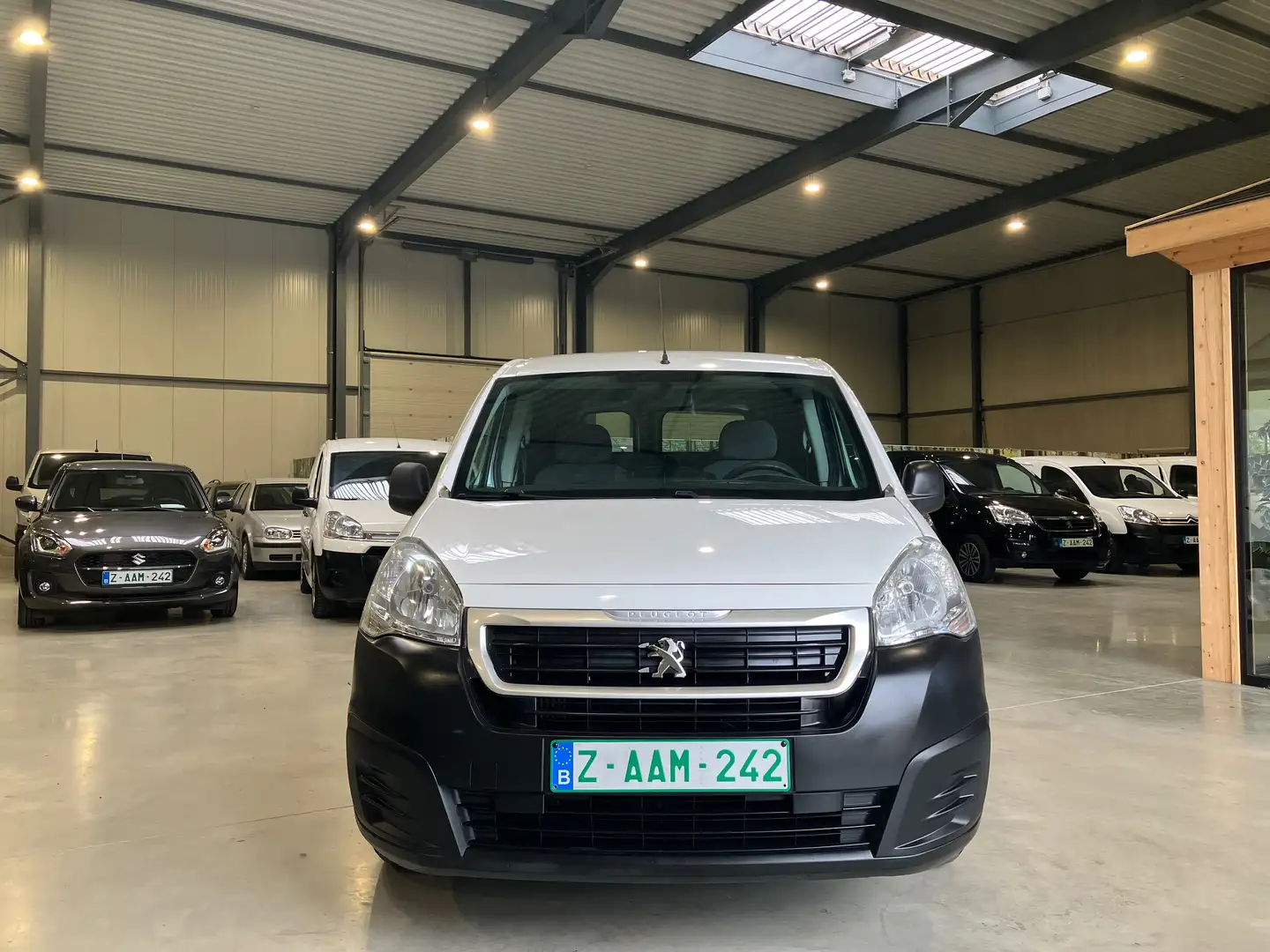 Peugeot Partner 1,6 HDI Airco 12M omniumgarantie Prijs is all-in! Wit - 2