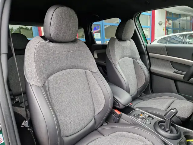 Mini Countryman view 9