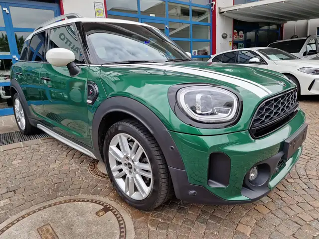 Mini Countryman view 2