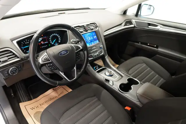 Ford Mondeo view 13