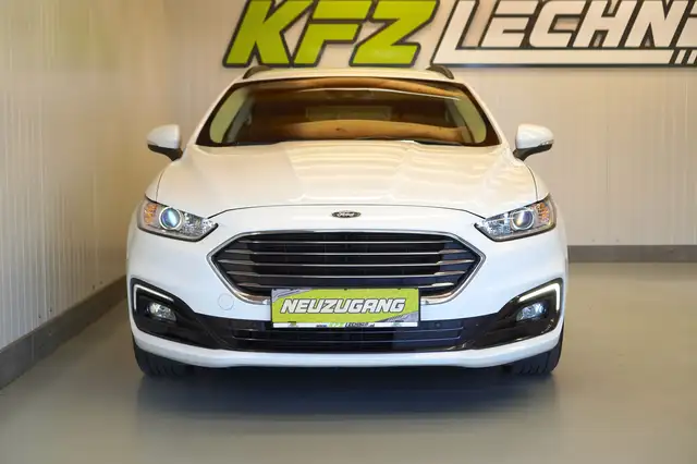 Ford Mondeo view 9