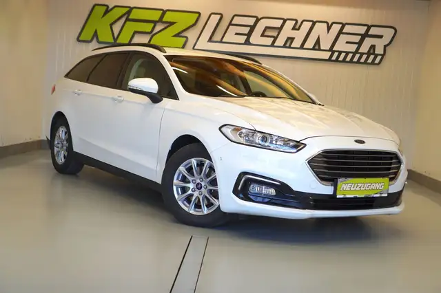 Ford Mondeo view 3