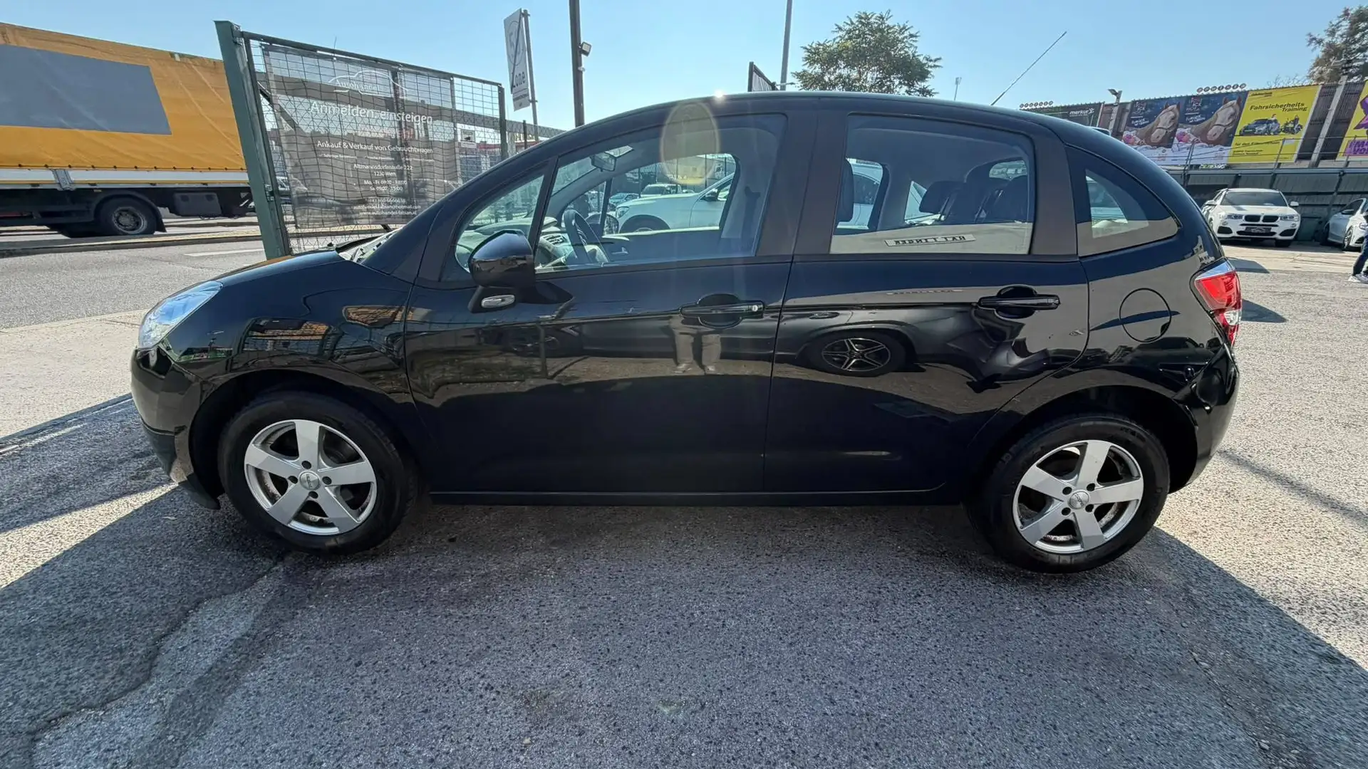 Citroen C3 Seduction 82PS mit Parkhilfe Tempomat 2ZonenKlima Schwarz - 2