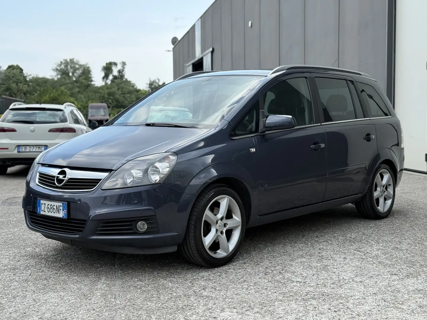 Opel Zafira 1.8 Cosmo 140cv - 1