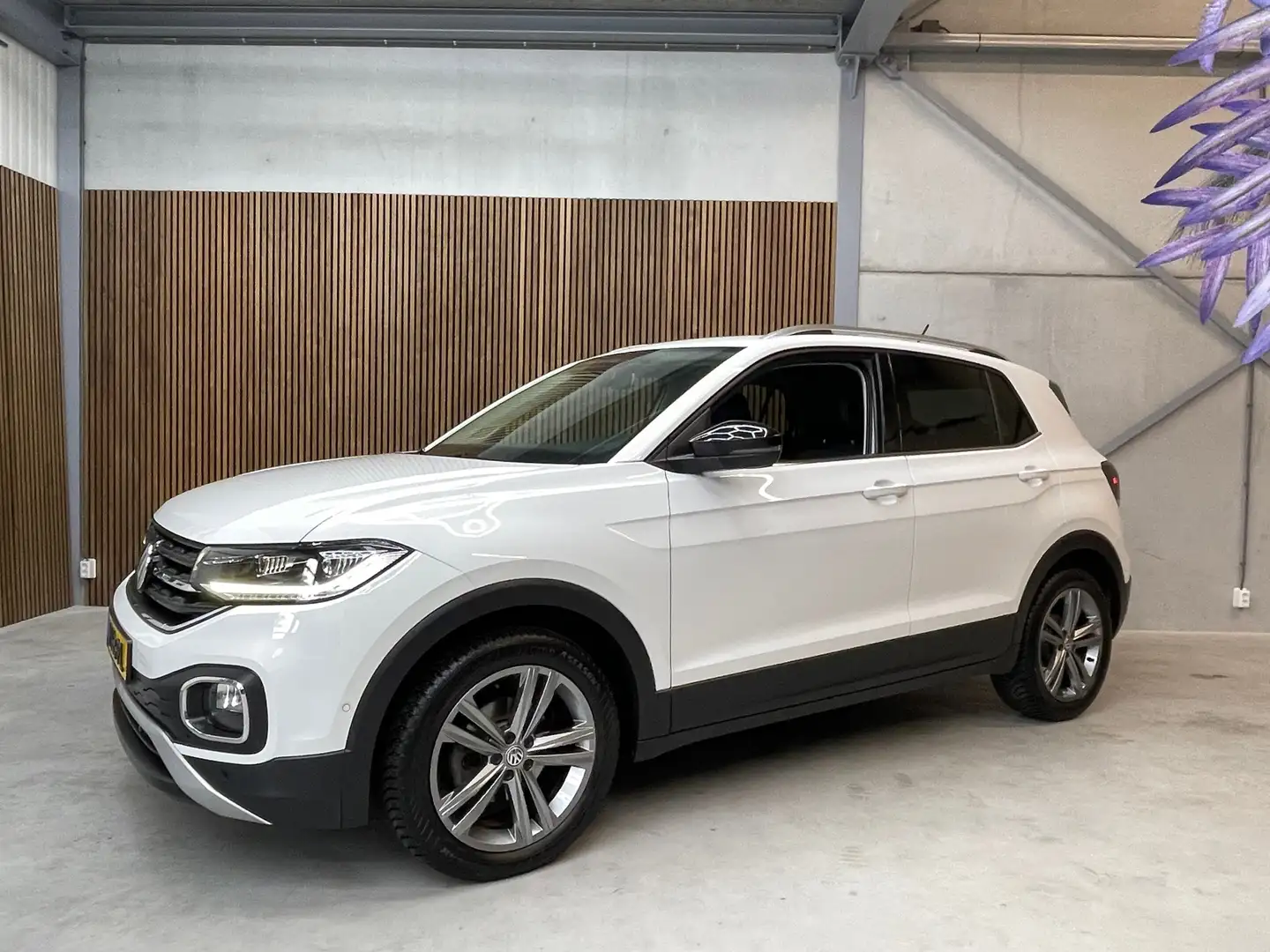 Volkswagen T-Cross 1.0 TSI Style AUTOMAAT Wit - 2