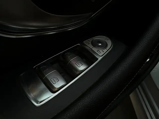 Mercedes-Benz E-Class view 16