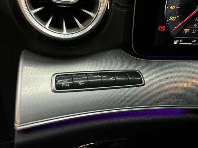 Mercedes-Benz E-Class view 23