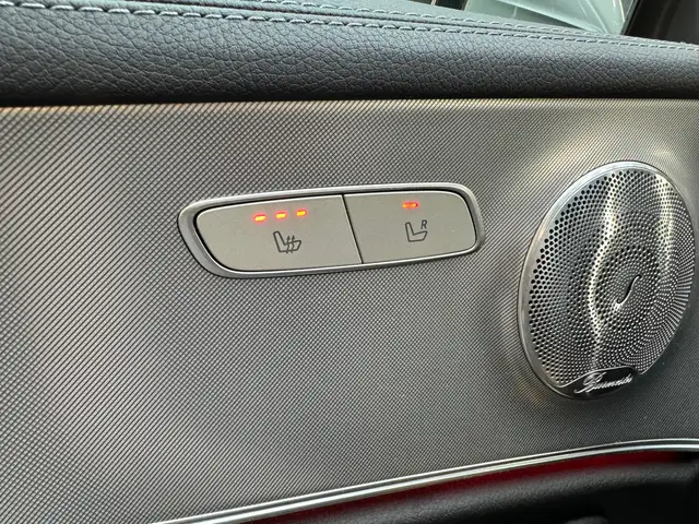 Mercedes-Benz E-Class view 18