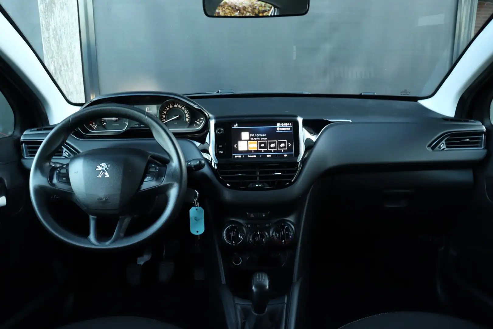 Peugeot 208 1.2VTi PureTech | Distr. Nieuw | CRUISE | NAVI | B Schwarz - 2