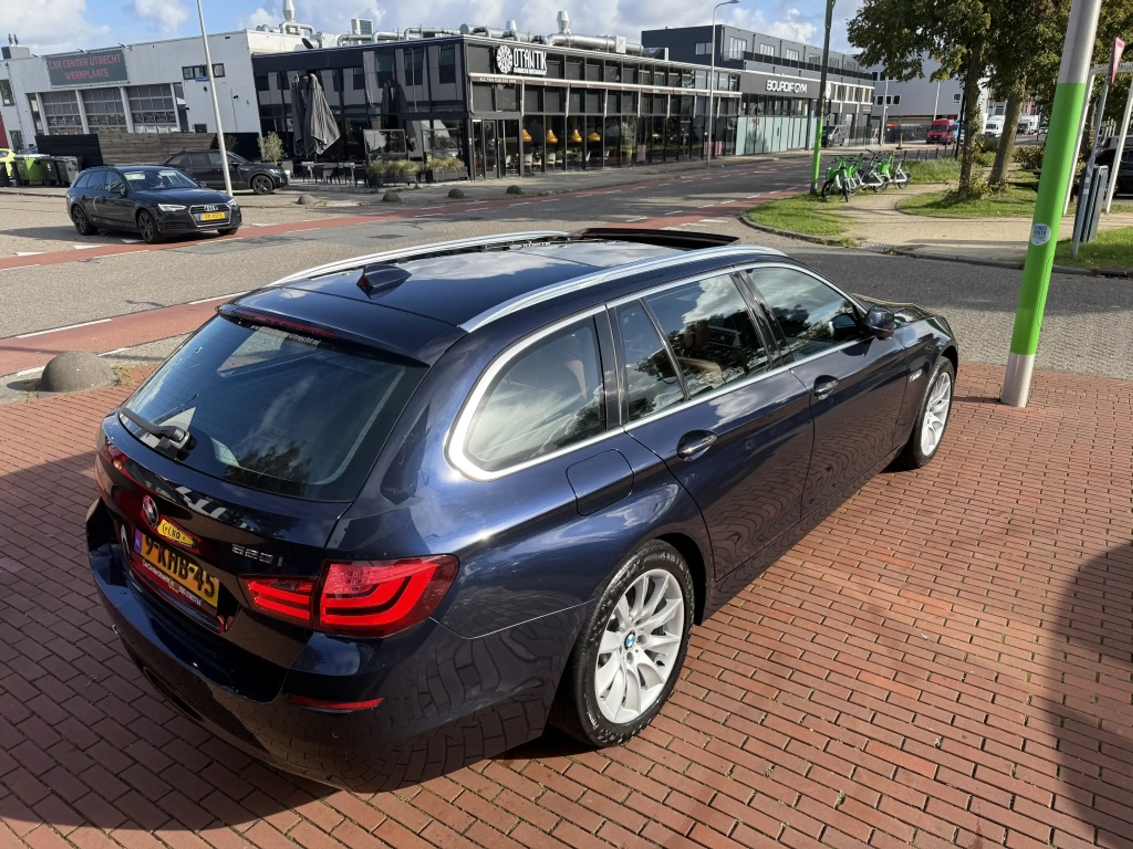 BMW 520 5-serie Touring 520i High Executive — photo 4