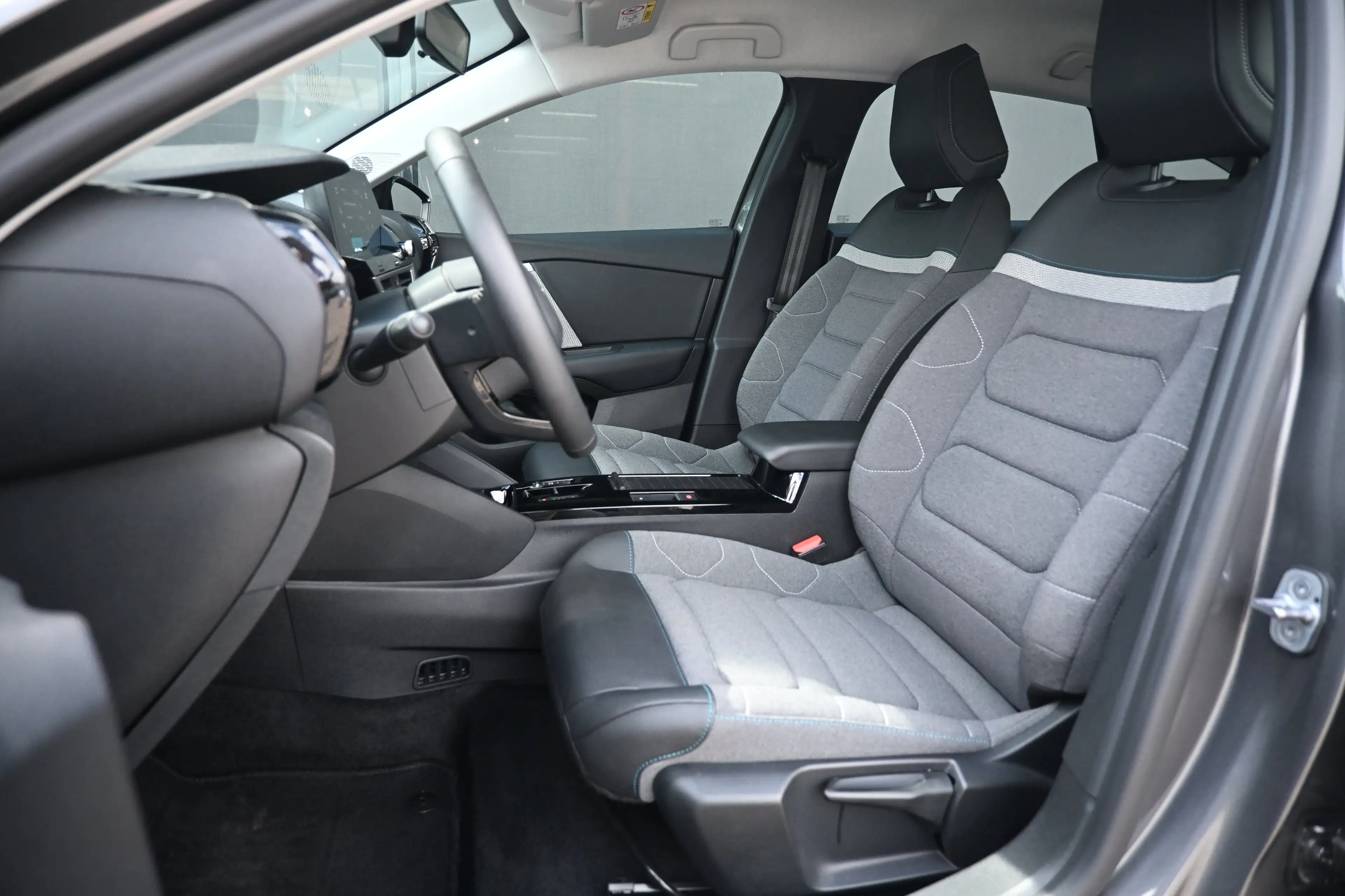 Citroen E-C4 Electric You 50 kWh 3 Fase | Navigatie by App | Achteruitri — photo 9