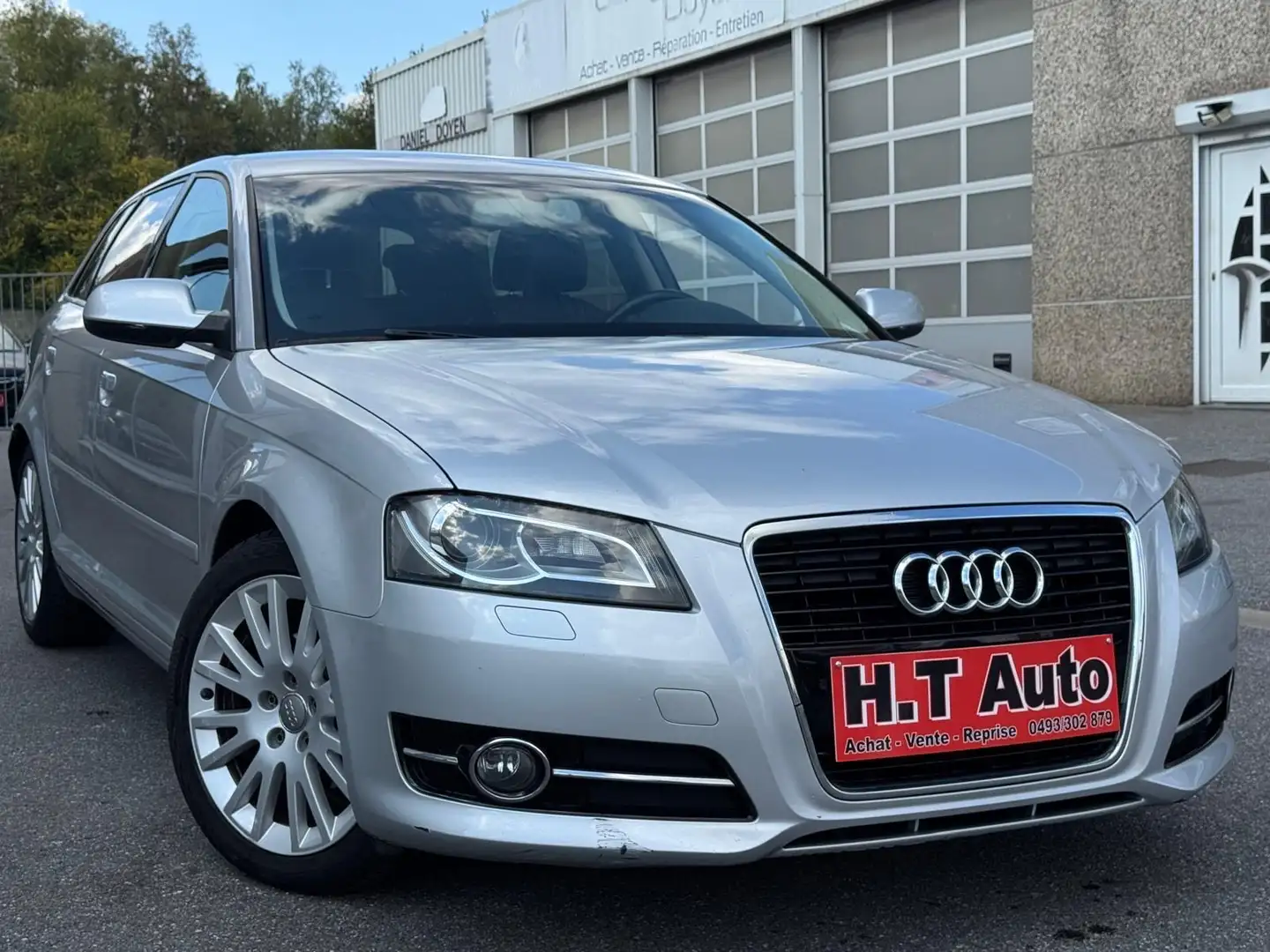 Audi A3 Sportback 1.6 TDi Ambiente Start/Stop DPF - 2