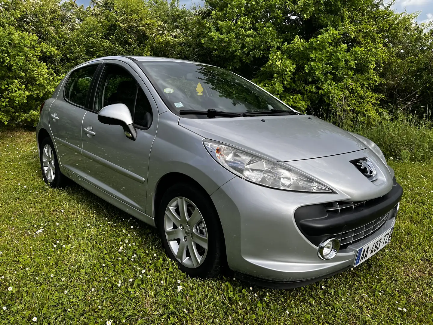 Peugeot 207 1.6 VTi 16V 120ch Premium - 1