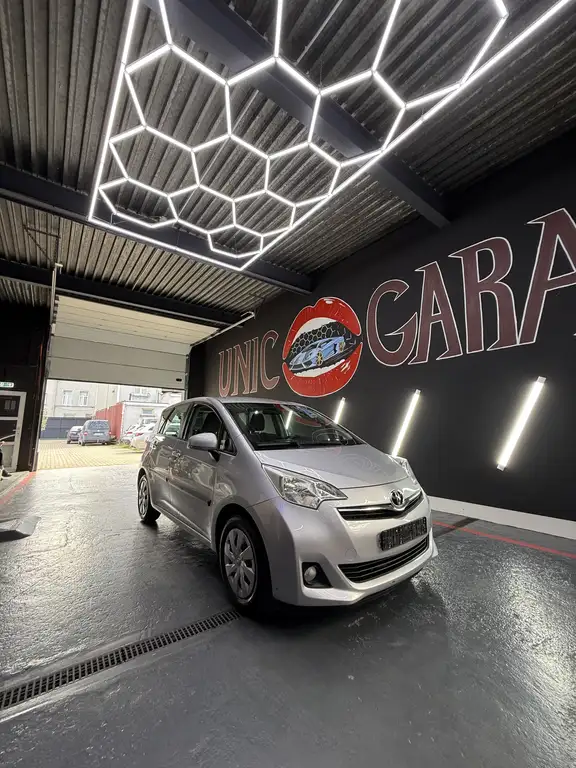 Toyota Verso-S 2012 из Европы — купить под ключ