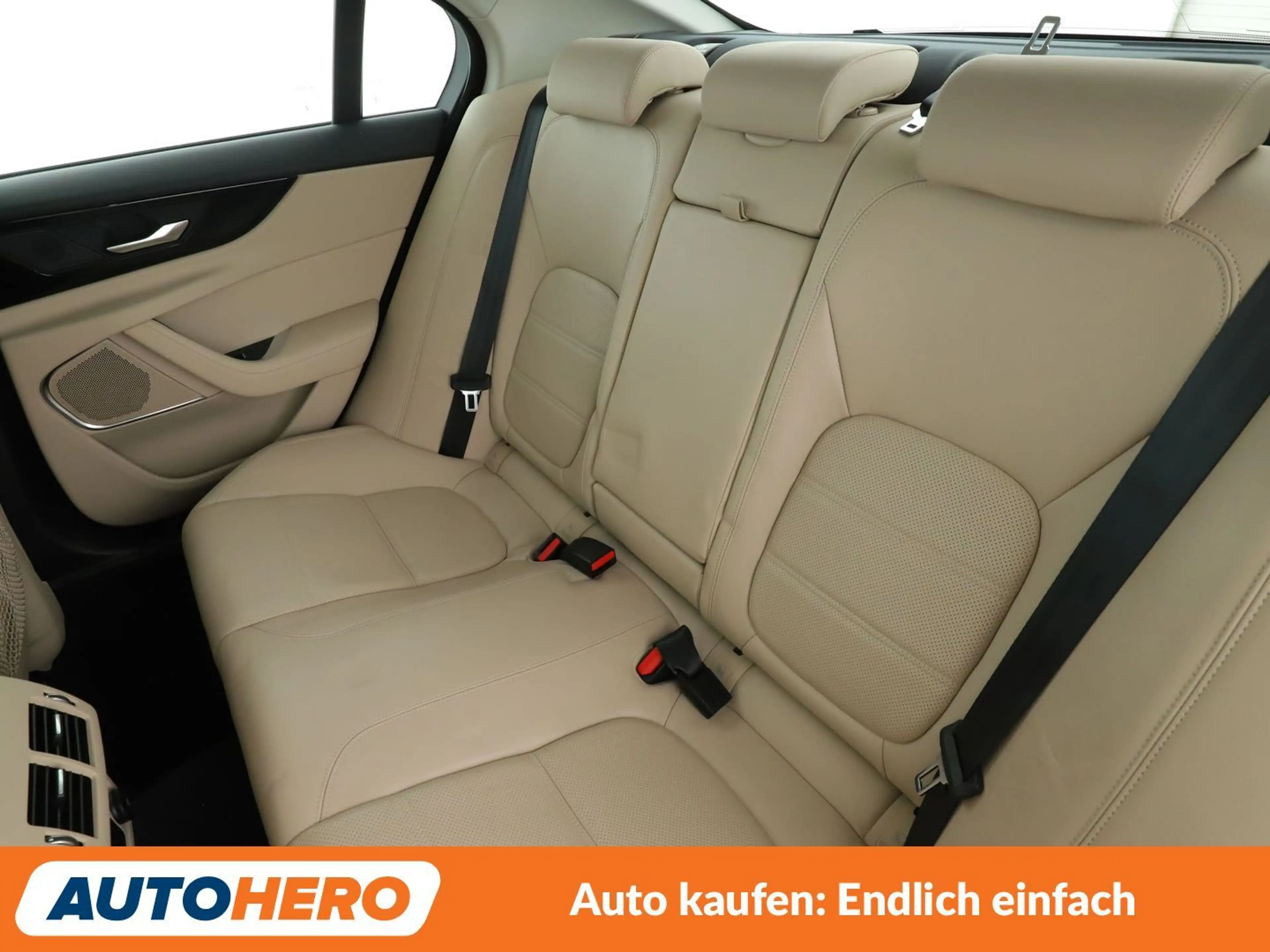 Jaguar XE 25t S Aut*LED*TEMPO*CAM*PDC*KLIMA* — photo 14