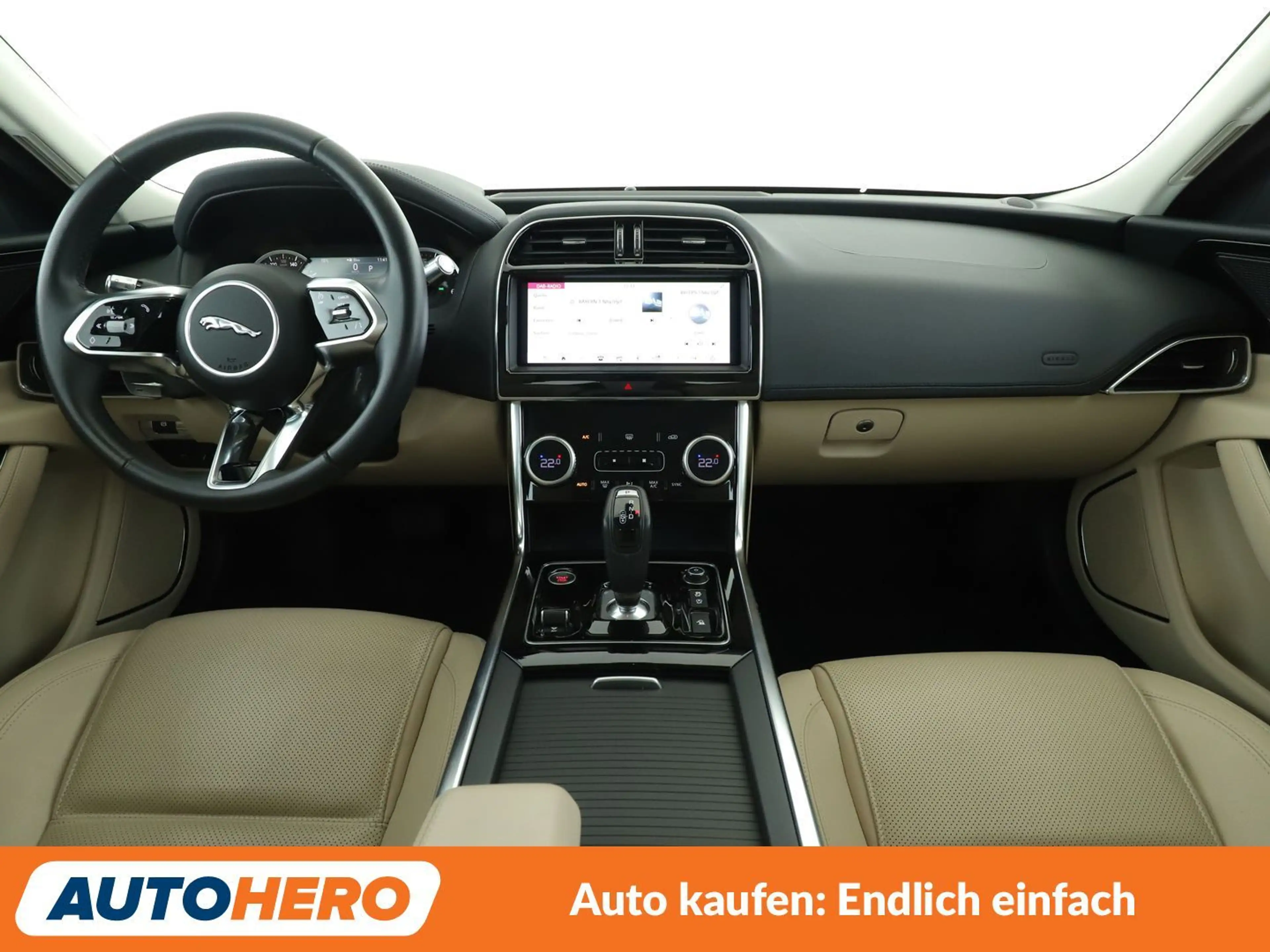 Jaguar XE 25t S Aut*LED*TEMPO*CAM*PDC*KLIMA* — photo 12