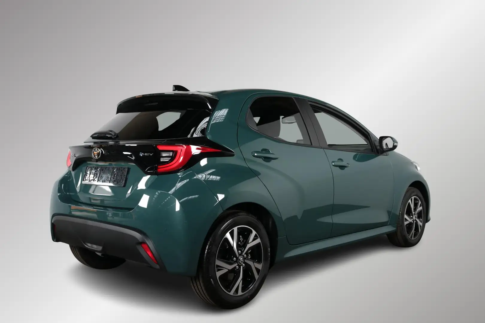 Toyota Yaris 1.5 Hybrid 115 Dynamic, Comfort Pack! Nieuw , dire Groen - 2