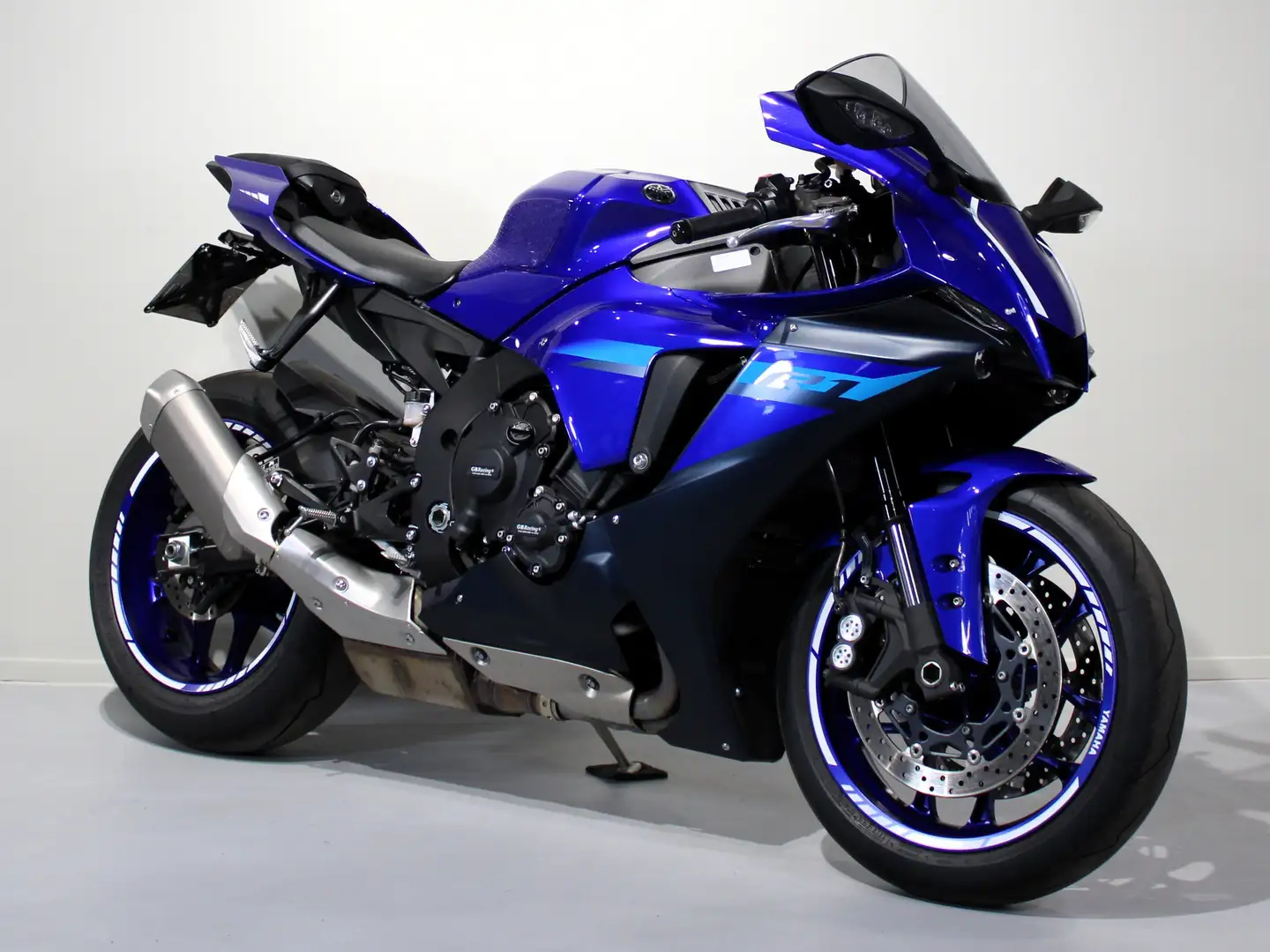 Yamaha YZF-R1 - 2