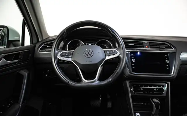 Volkswagen Tiguan view 11