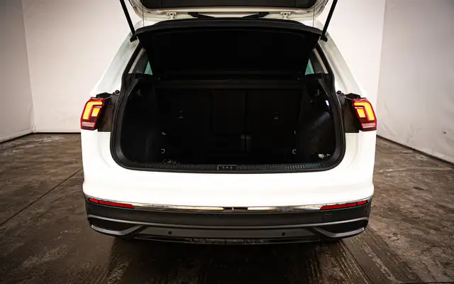 Volkswagen Tiguan view 6