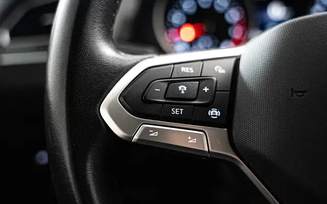 Volkswagen Tiguan view 12
