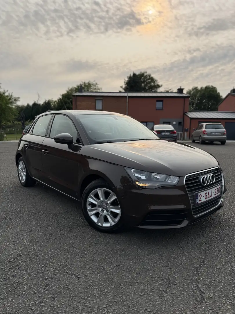 Audi A1 Sportback 1.6 TDi Ambition Brun - 2
