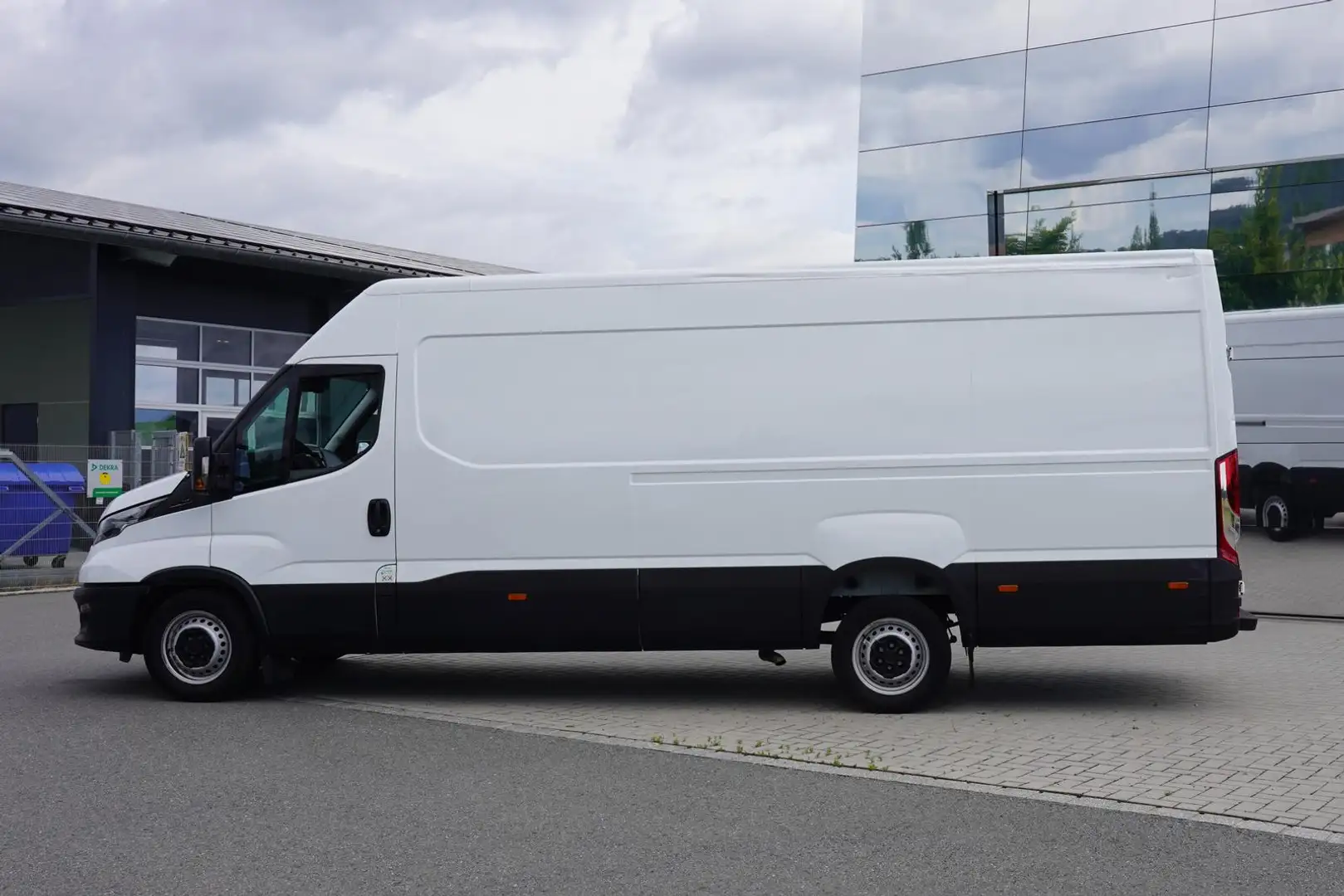 Iveco Daily 35S16V 4100L H2 2.3L 156 PS Klimaautomatik Wit - 2