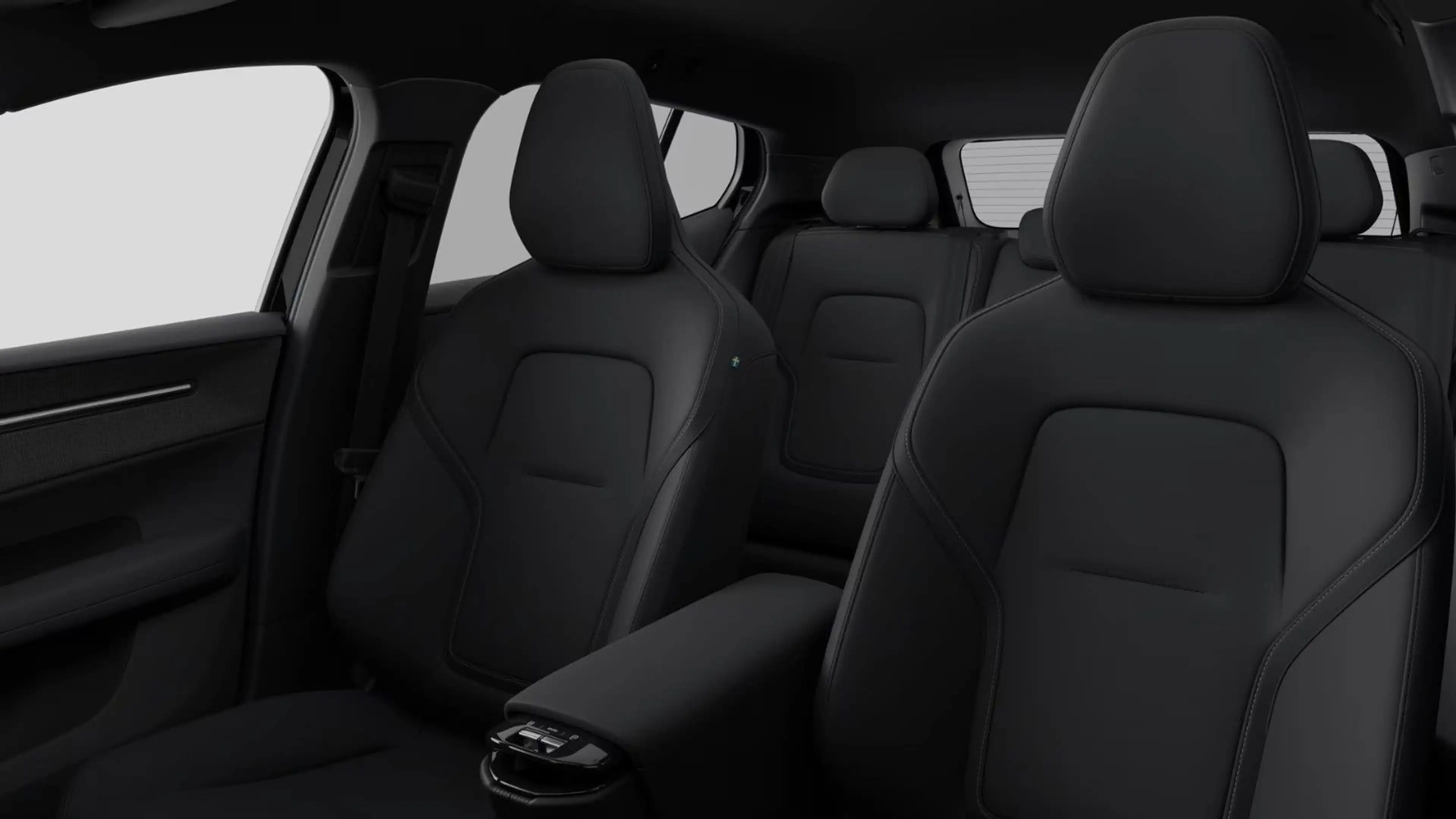 Volvo EX30 P5 Long Range RWD Plus Black Edition Aut. — photo 6