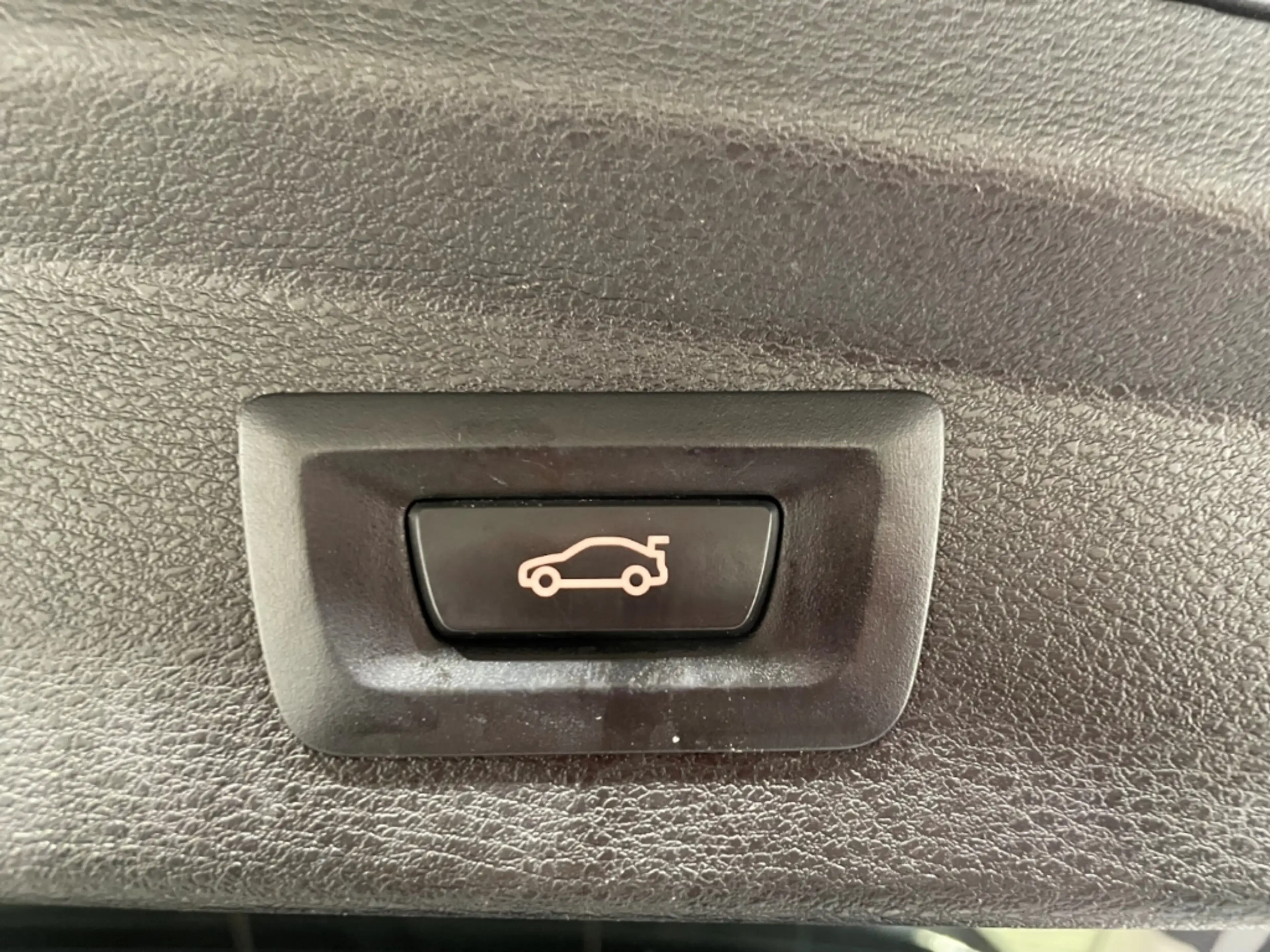 BMW X2 sDrive 20d Advantage Automatik EU6d Leder LED ACC — photo 8