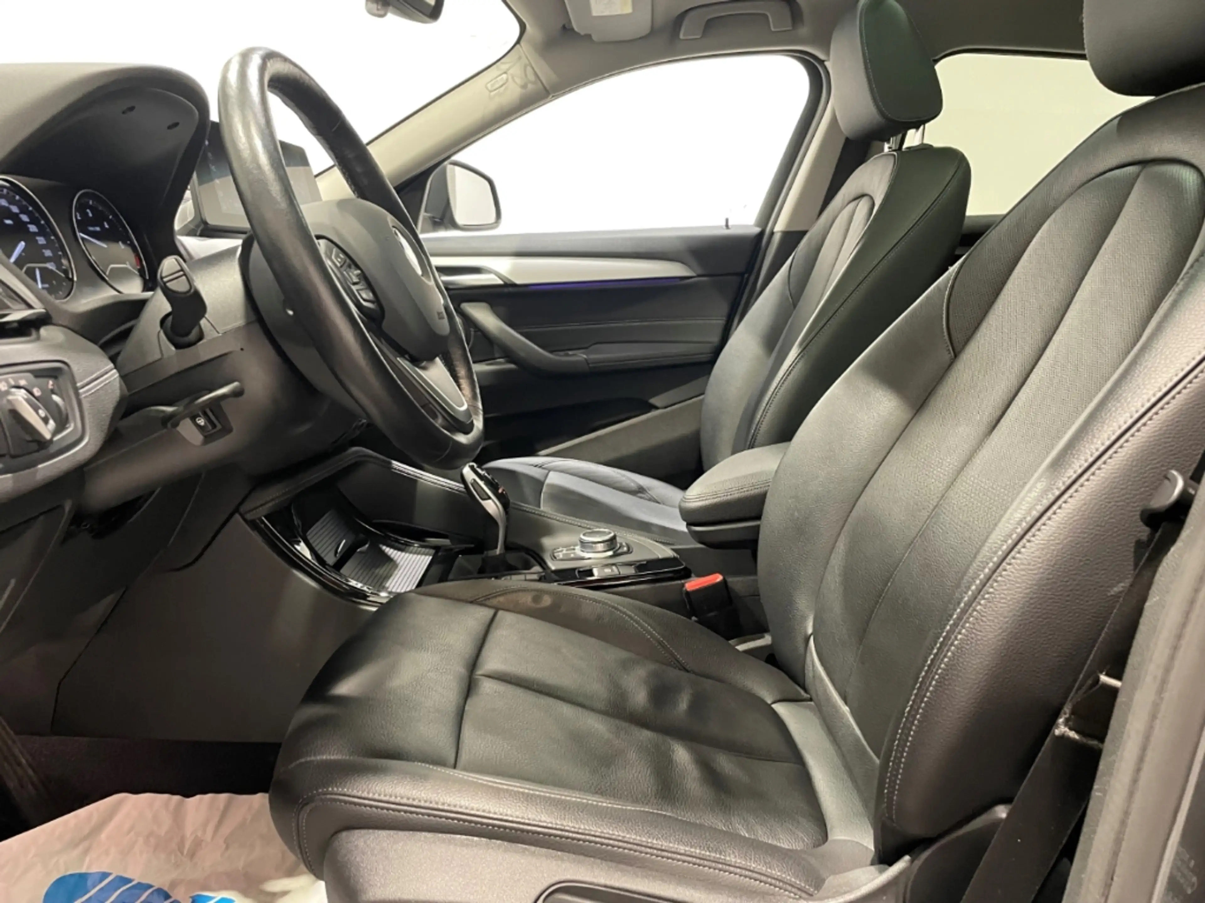 BMW X2 sDrive 20d Advantage Automatik EU6d Leder LED ACC — photo 5