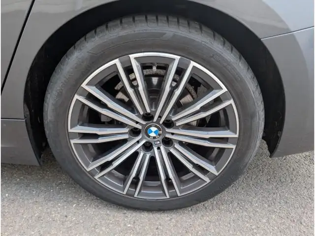 BMW M view 8