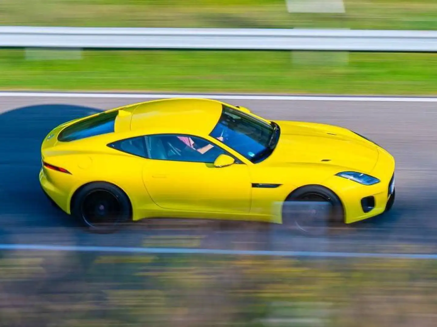 Jaguar F-Type P380 AWD V6 Kompressor R-Dynamic Yunnan Yellow Jaune - 1
