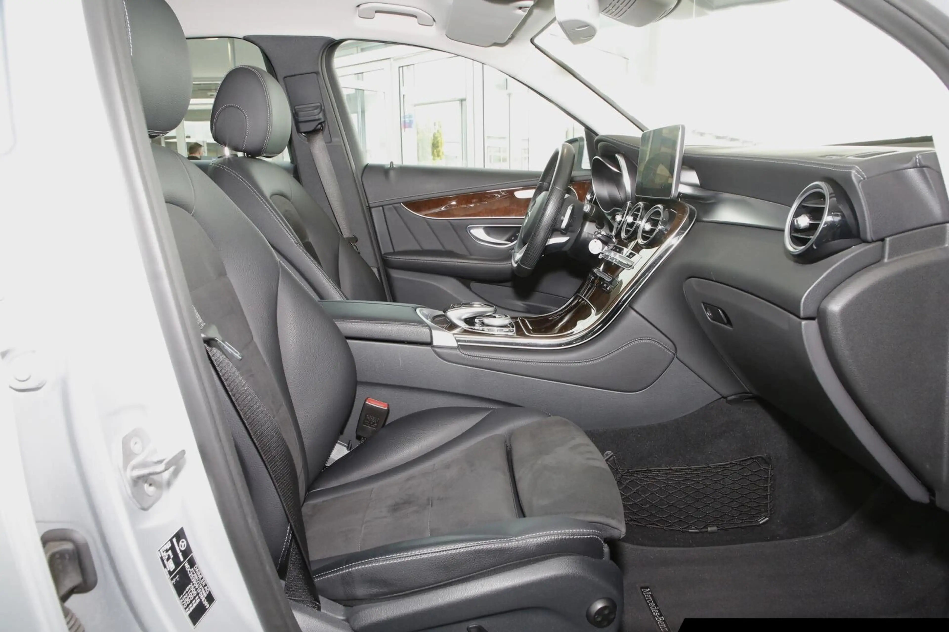 Mercedes-Benz GLC 250 GLC 250 d 4M Exclusive/Distronic/RÜ-KA/AHK/LED — photo 6