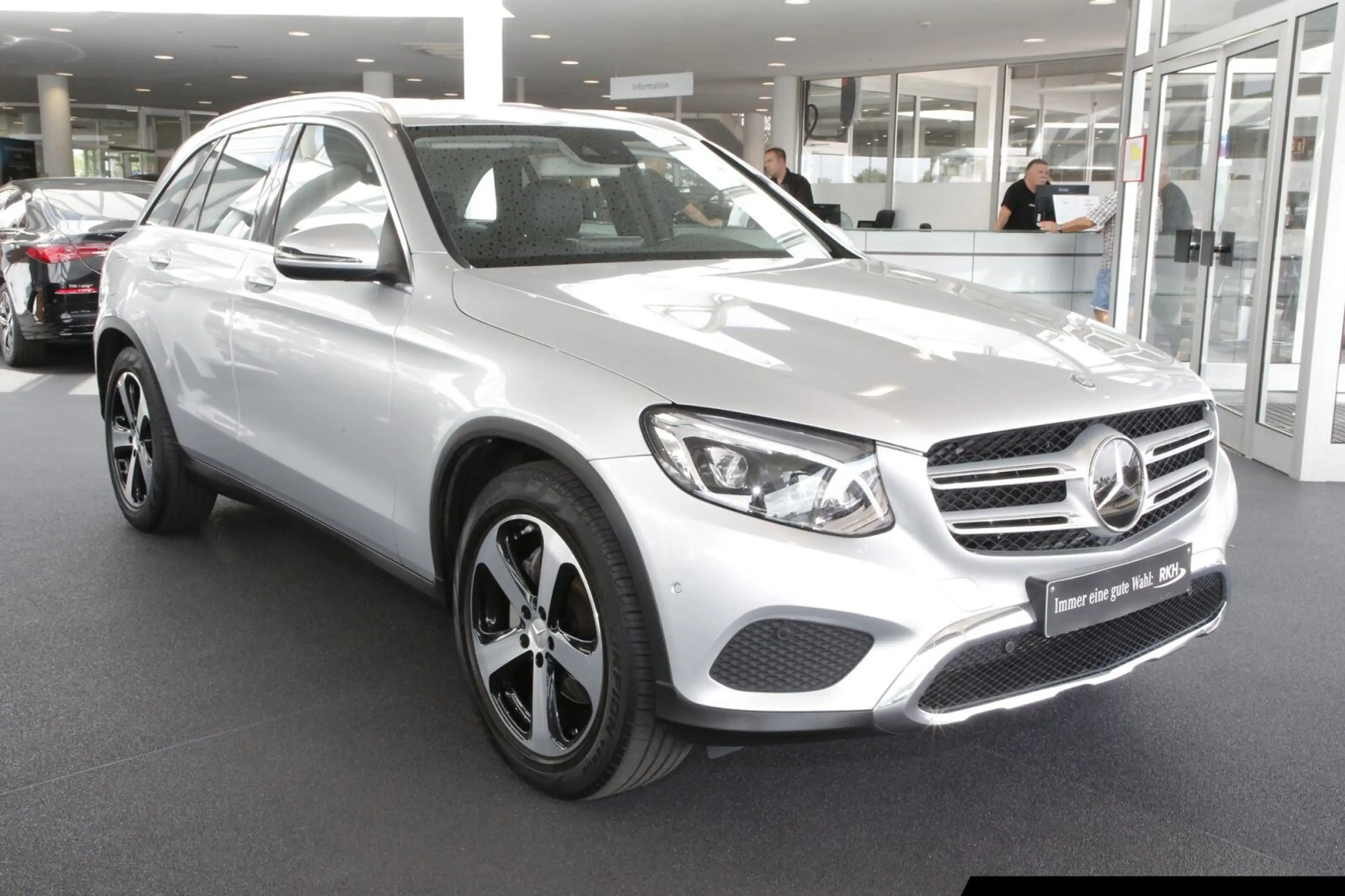 Mercedes-Benz GLC 250 GLC 250 d 4M Exclusive/Distronic/RÜ-KA/AHK/LED — photo 2