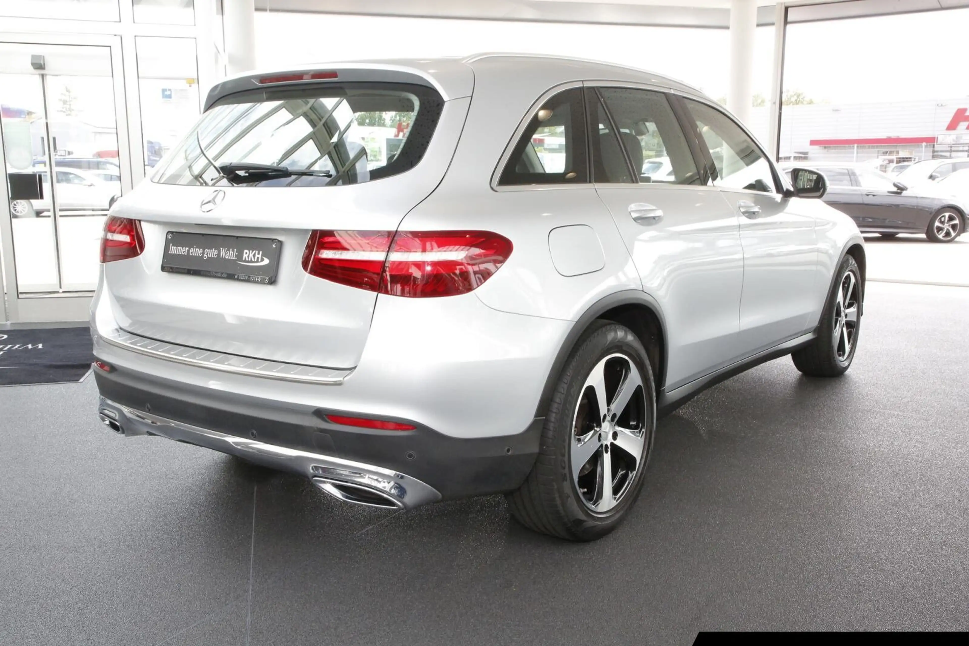 Mercedes-Benz GLC 250 GLC 250 d 4M Exclusive/Distronic/RÜ-KA/AHK/LED — photo 3
