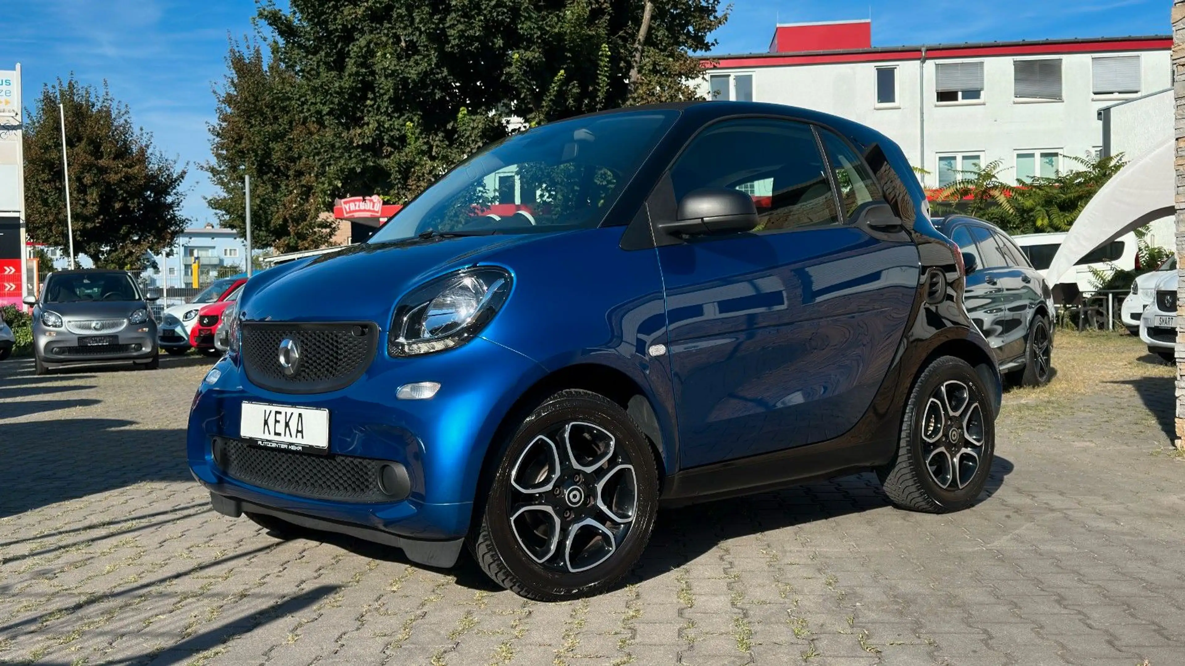 smart forTwo Coupé DCT BLUE & BLACK EDITION! CARPLAY! — photo 4