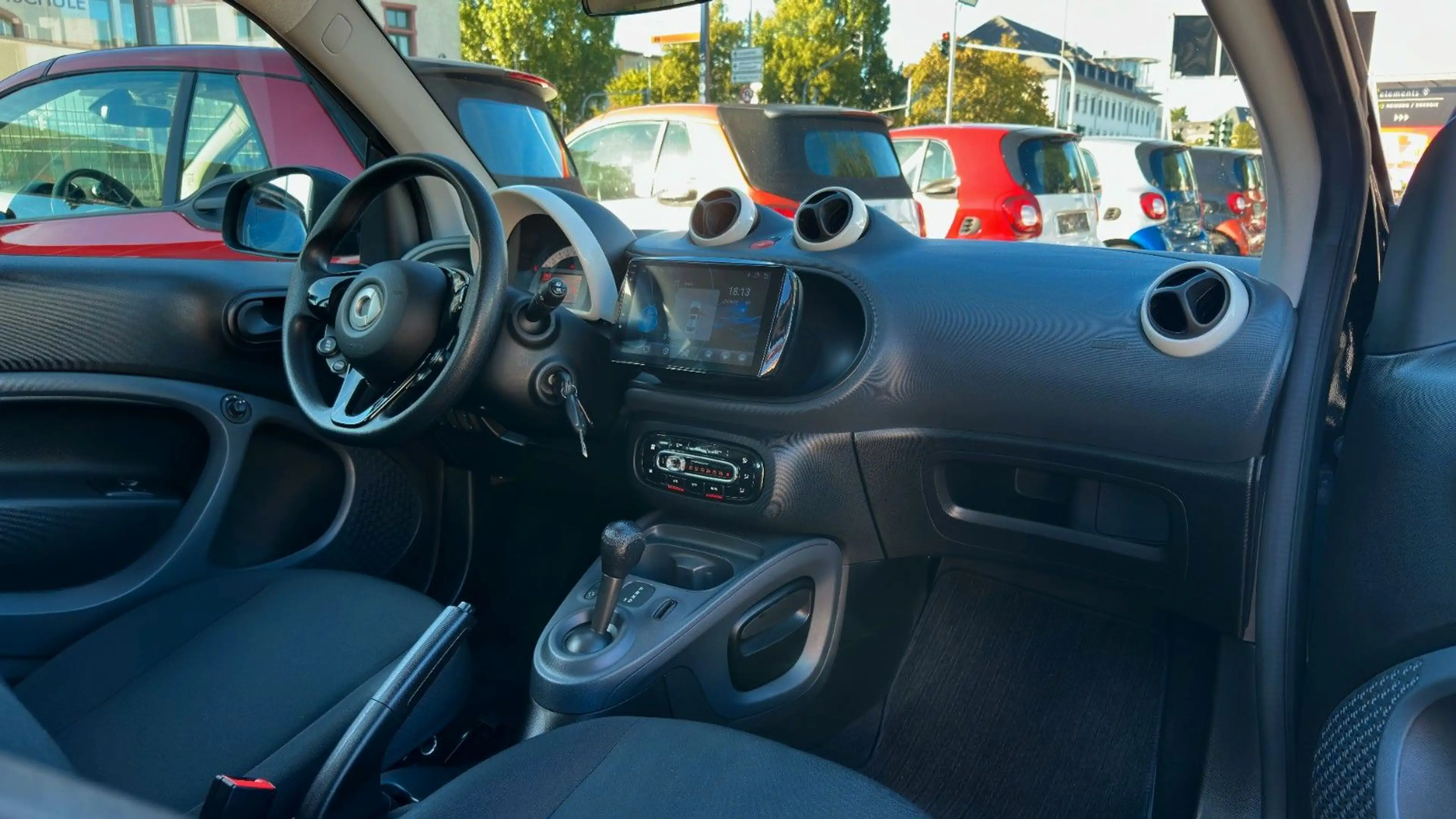 smart forTwo Coupé DCT BLUE & BLACK EDITION! CARPLAY! — photo 3