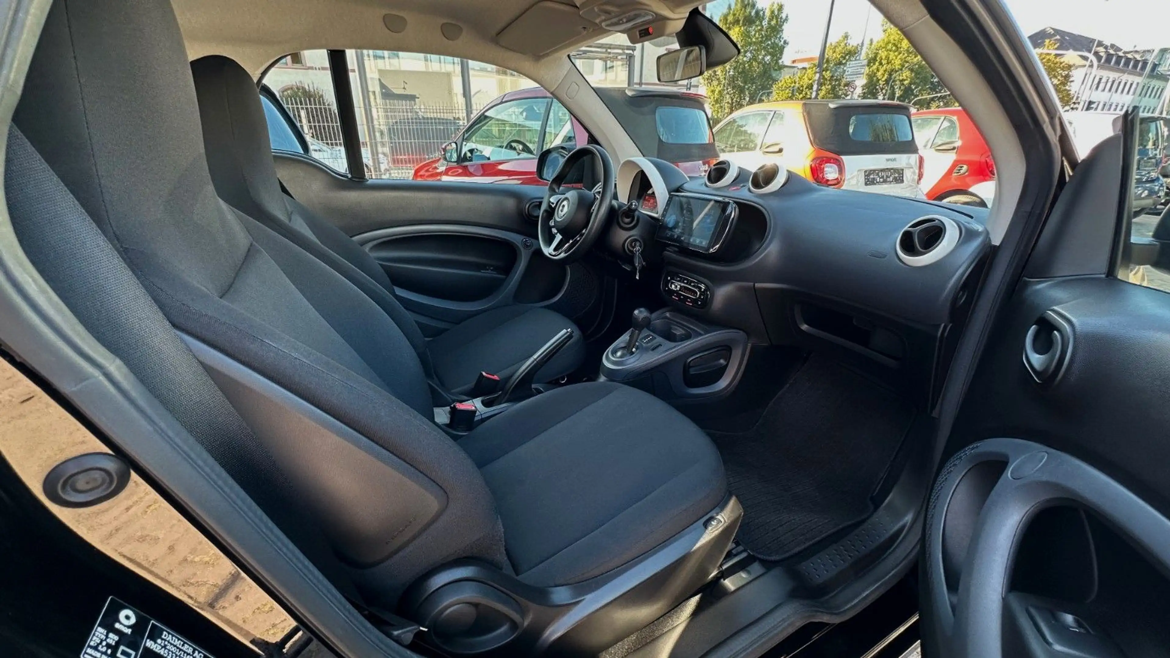 smart forTwo Coupé DCT BLUE & BLACK EDITION! CARPLAY! — photo 8