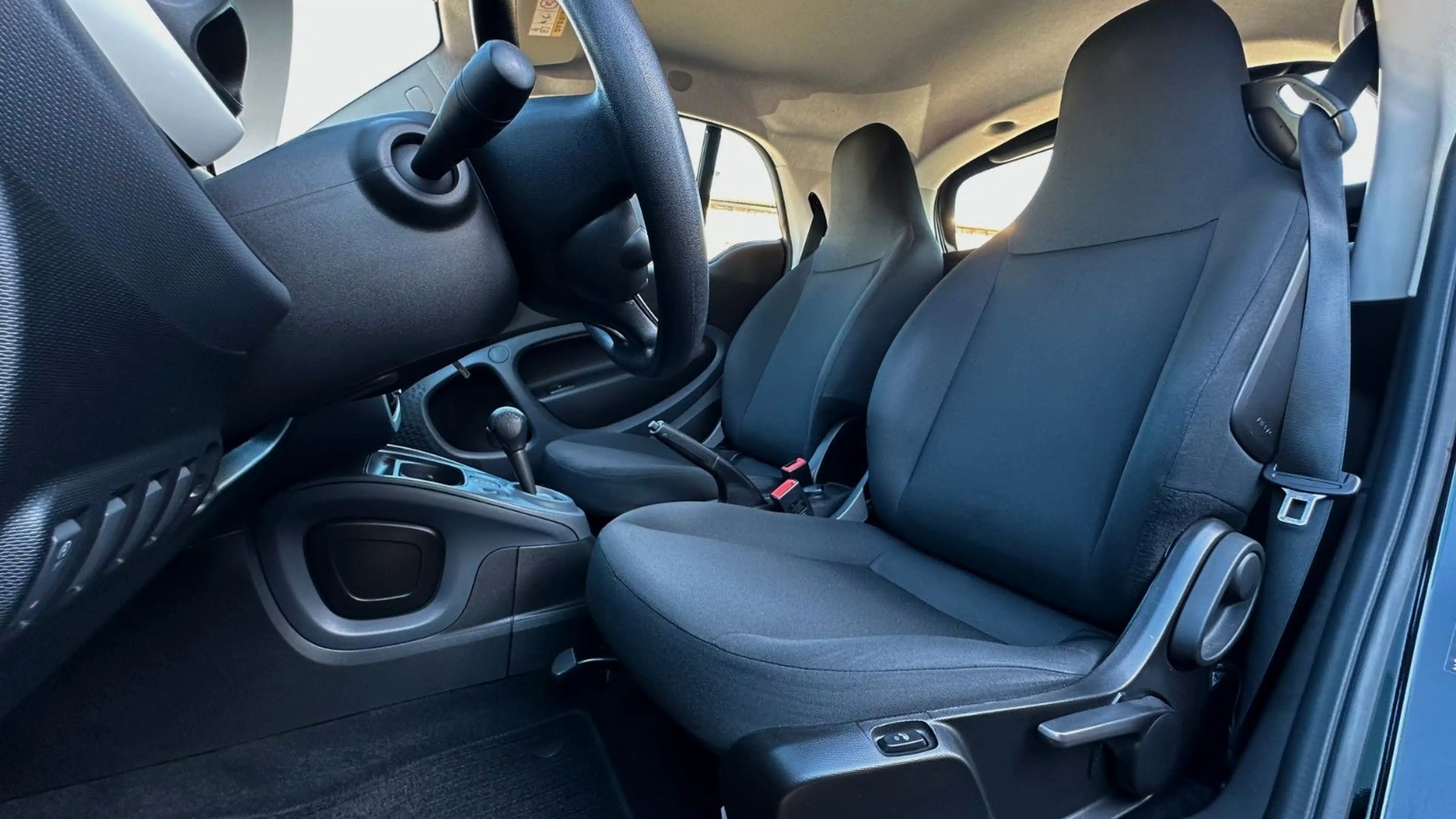 smart forTwo Coupé DCT BLUE & BLACK EDITION! CARPLAY! — photo 12