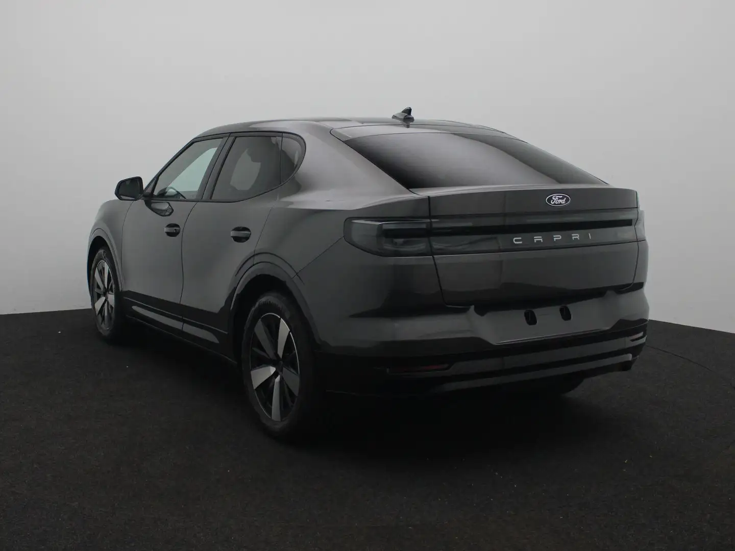Ford Capri Extended Range RWD 77 kWh | UIT VOORAAD LEVERBAAR Grijs - 2
