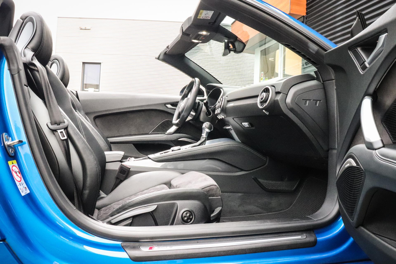 Audi TT Roadster 2.0 TFSI Competition | Virtual Dashboard — photo 12