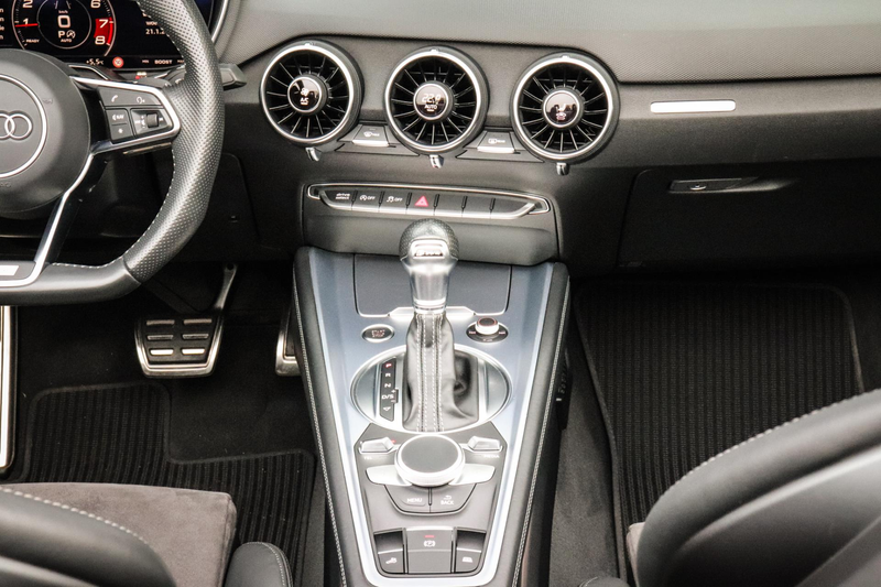 Audi TT Roadster 2.0 TFSI Competition | Virtual Dashboard — photo 10