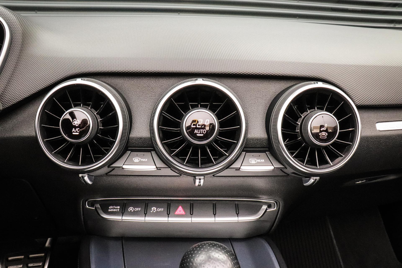 Audi TT Roadster 2.0 TFSI Competition | Virtual Dashboard — photo 25