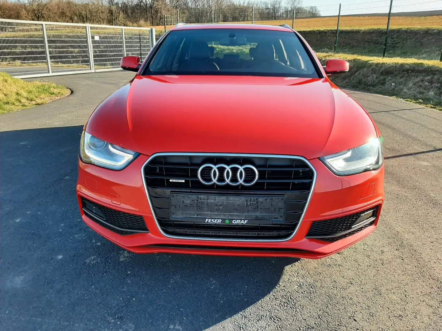 Audi A4 Avant 2.0 TFSI quattro, 3 x S line,Bi-Xenon Rot - 2