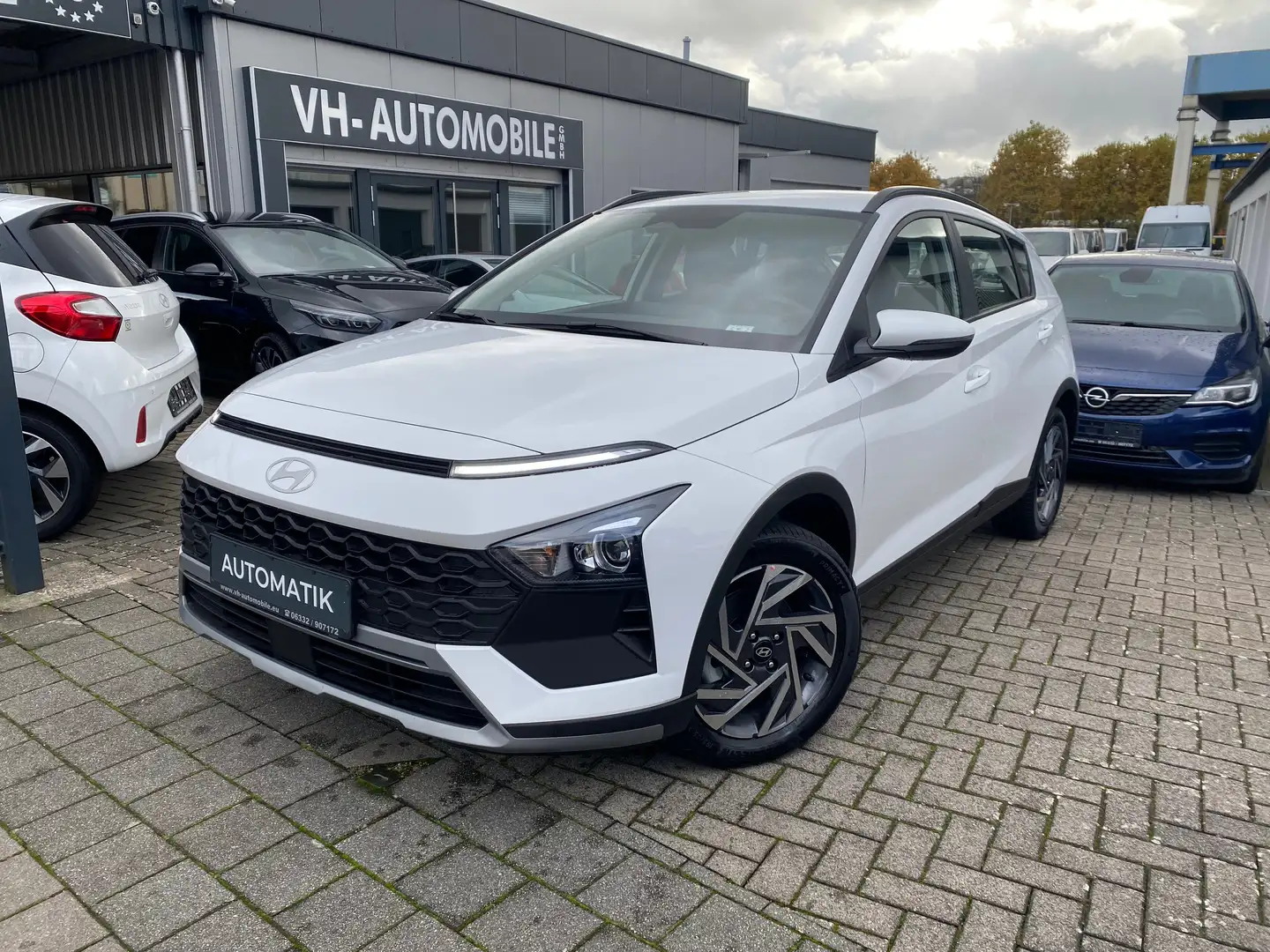 Hyundai BAYON AUTOMATIK*16ALU*NAVI&RÜCKHAHRKAMERA*Winterpaket Weiß - 1