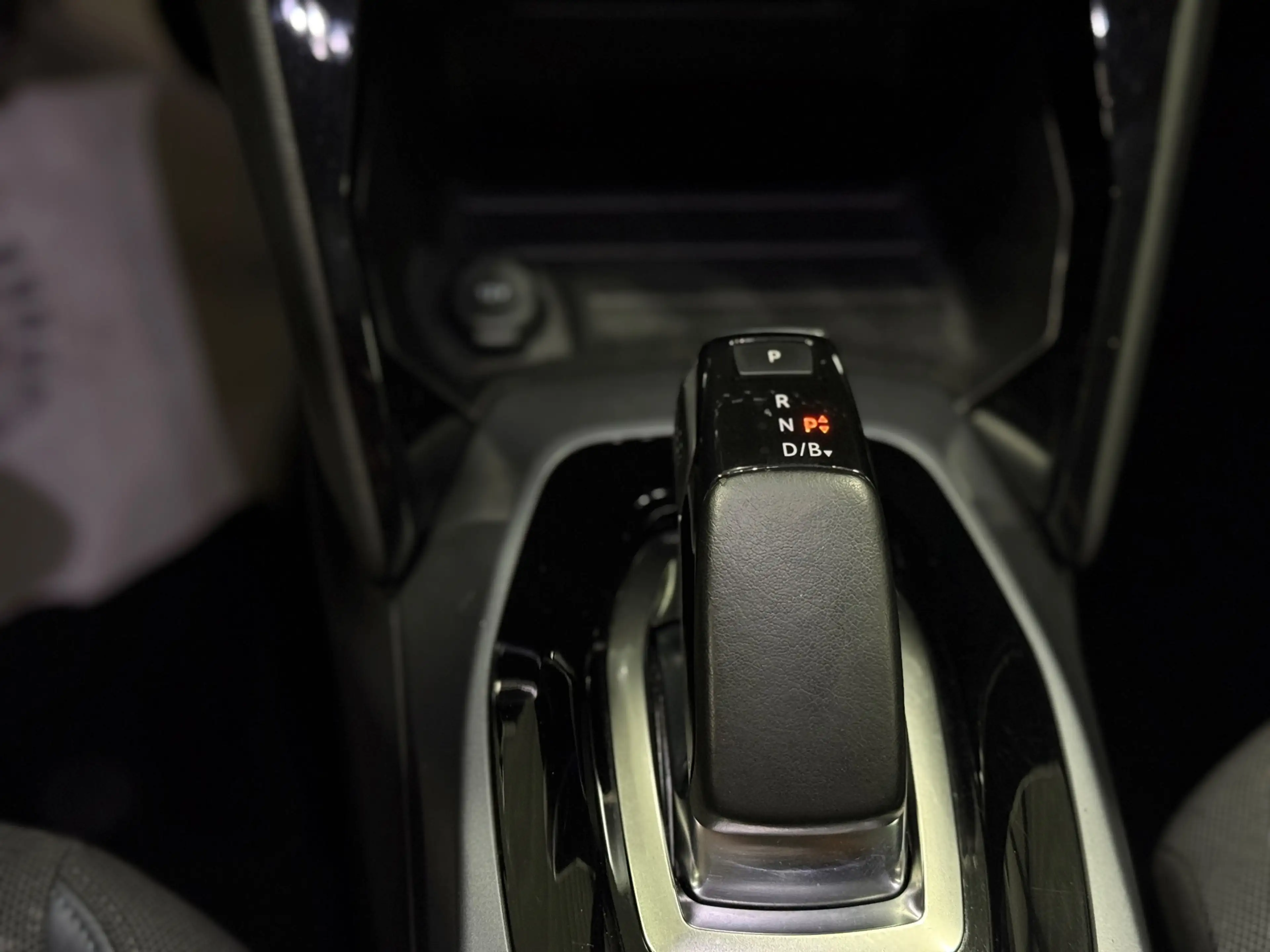 Peugeot e-2008 EV Allure 50 kWh Automaat | Navi | Camera | Keyles — photo 11