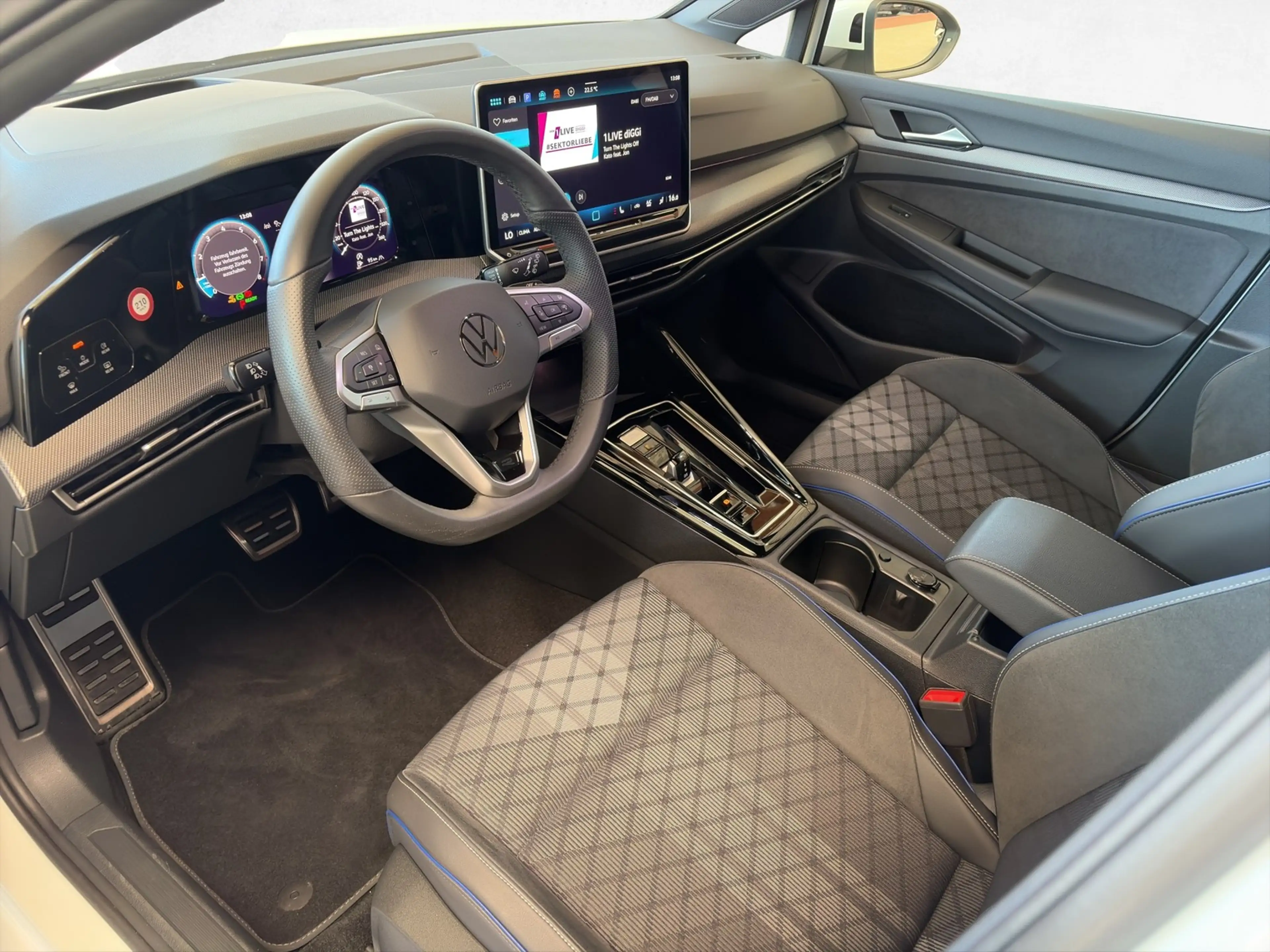 Volkswagen Golf R -Line 1.5 eTSI DSG /LED/Navi/HuD/Sitzhz — photo 8